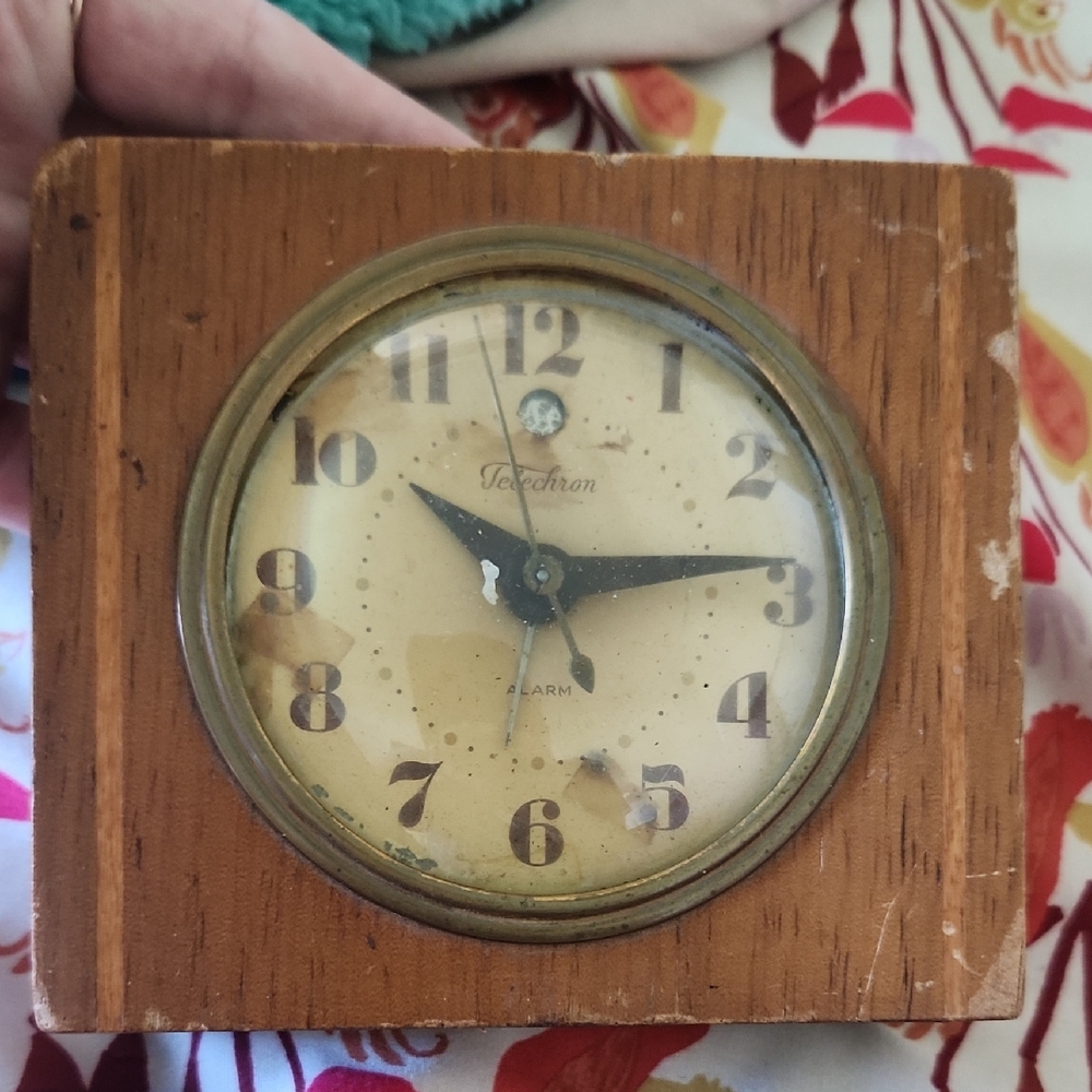Vintage Telechron Brown Alarm Clock‎